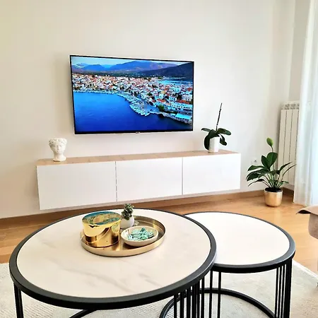 Komfort 33, Near Sarajevo Airport & Free Parking Apartman Donje Mladice