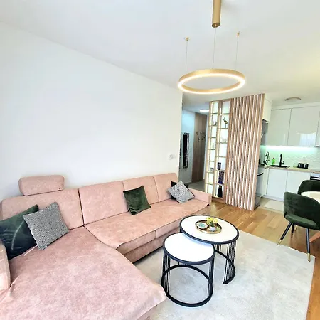 Apartman Komfort 33, Near Sarajevo Airport & Free Parking *
