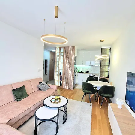 Apartman Komfort 33, Near Sarajevo Airport & Free Parking *