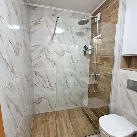 Komfort 33, Near Sarajevo Airport & Free Parking Apartman Donje Mladice