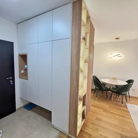 Komfort 33, Near Sarajevo Airport & Free Parking Apartman